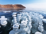 Чистейший Байкальский лёд - Фото из коллекции shutterstock